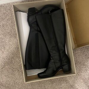 Elegant Black Knee-High Women's Boots
